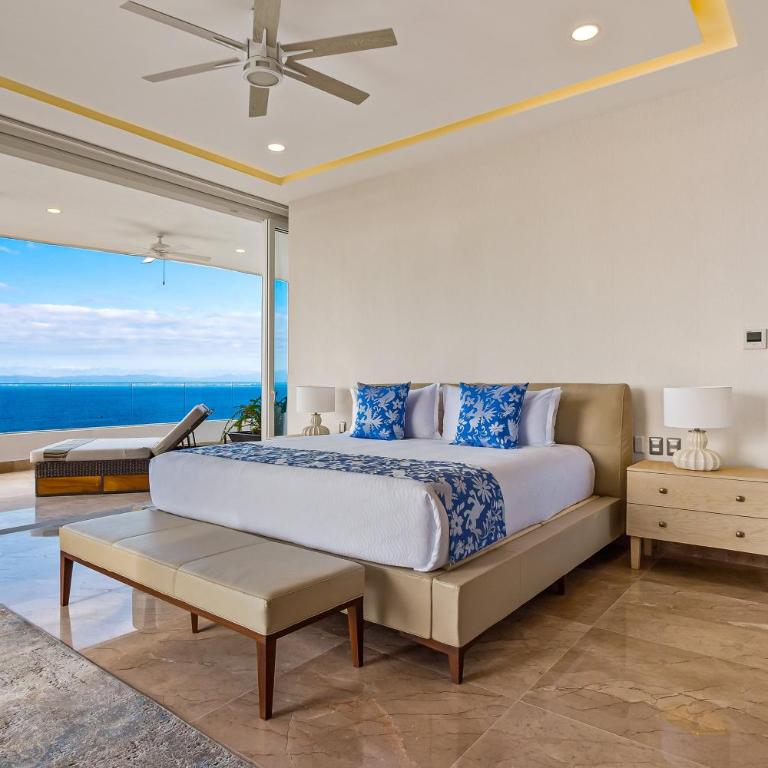 Upscale oceanfront condo with extensive balcony, pool & ocean views - Casa - 20