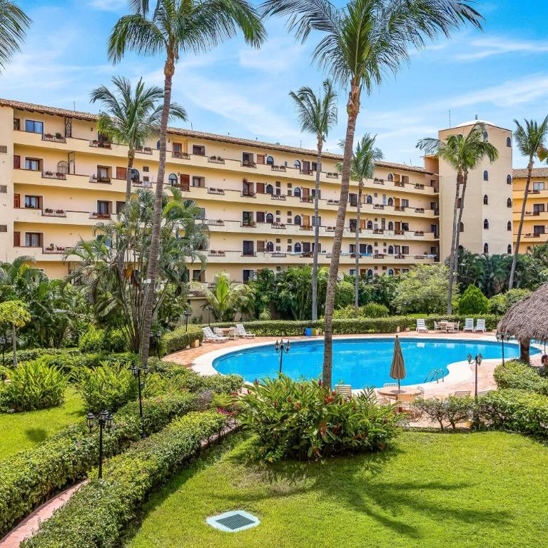 Marina condo near golf course, beach, & dining with pool & tennis courts - Vacation Home - 29