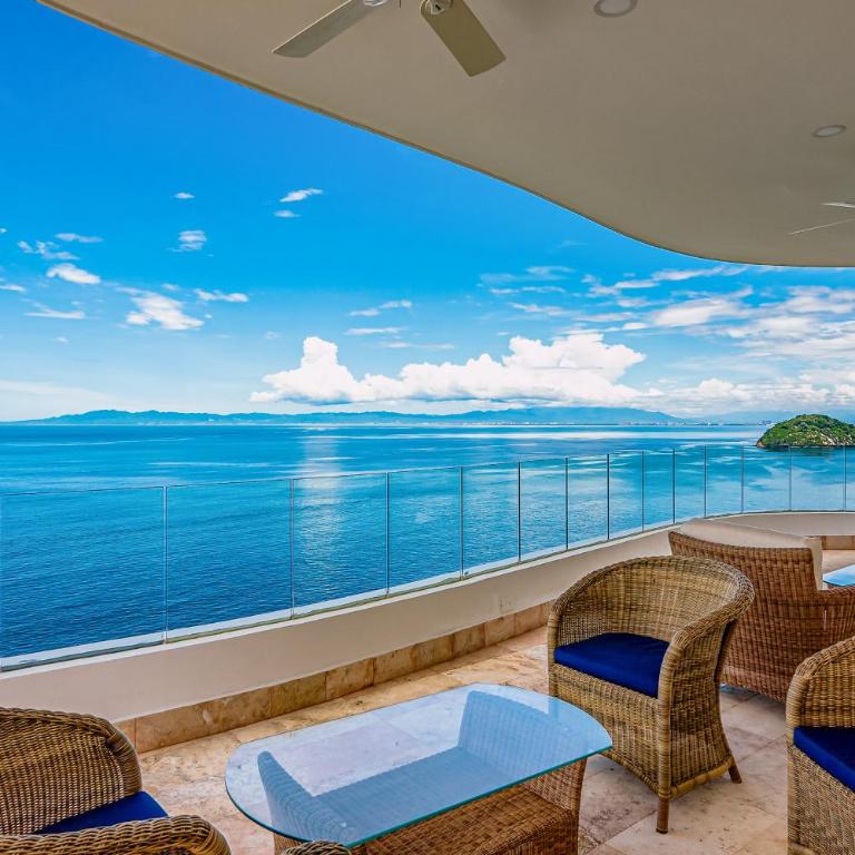 Oceanfront, 8th-floor condo with pool, pool spa & large balcony - Vacation Home - 22