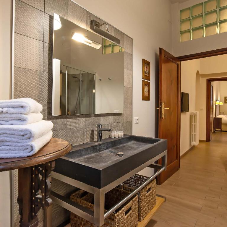 MDR NumberSix Suites - Appartamento con 2 Camere da Letto - 6