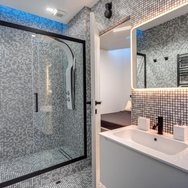 Luxury Wellness SPA Apartment with Jacuzzi & free parking - Appartamento con 2 Camere da Letto e Vasca Idromassaggio - 53