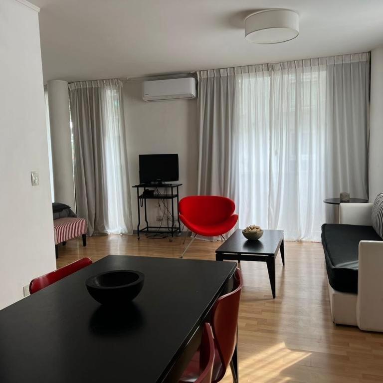 Apartamentos de Maria en Martinez! Av Libertador con Patio! - Estudio Deluxe con cama grande - 2