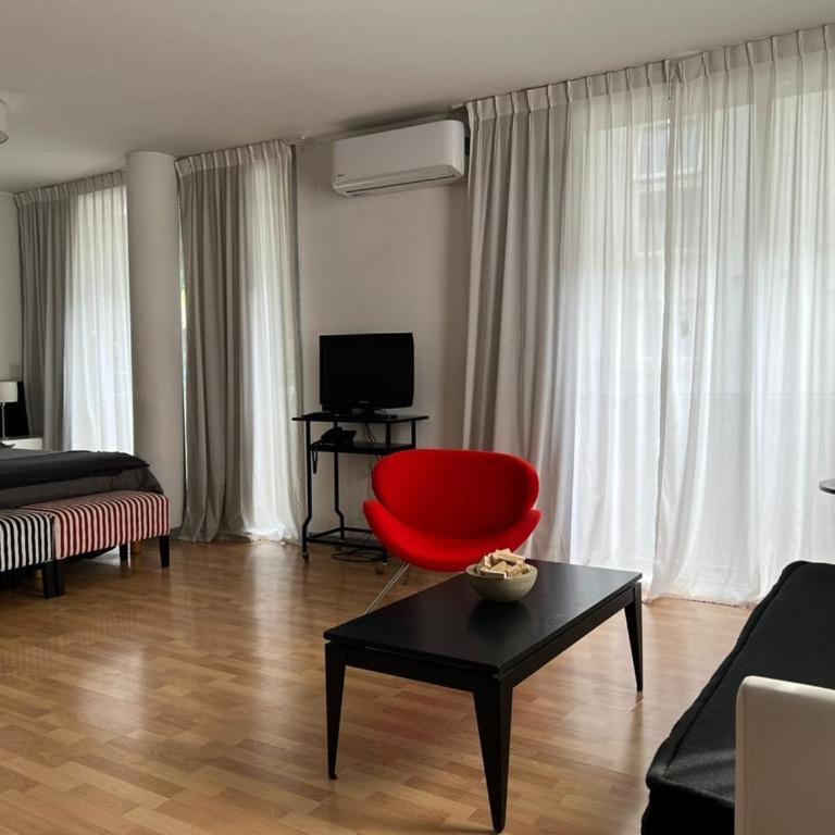 Apartamentos de Maria en Martinez! Av Libertador con Patio! - Estudio Deluxe con cama grande - 3