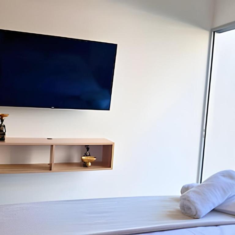 Brand new: Family-friendly apartment with private patio 2 bedrooms/2 bathrooms - Apartment - 13