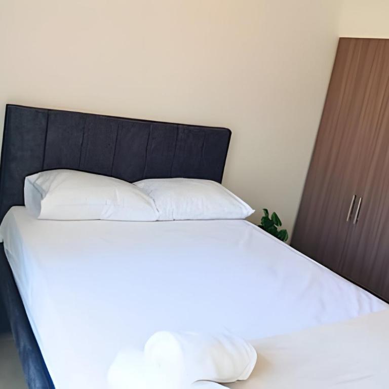 Brand new: Family-friendly apartment with private patio 2 bedrooms/2 bathrooms - Apartment - 15