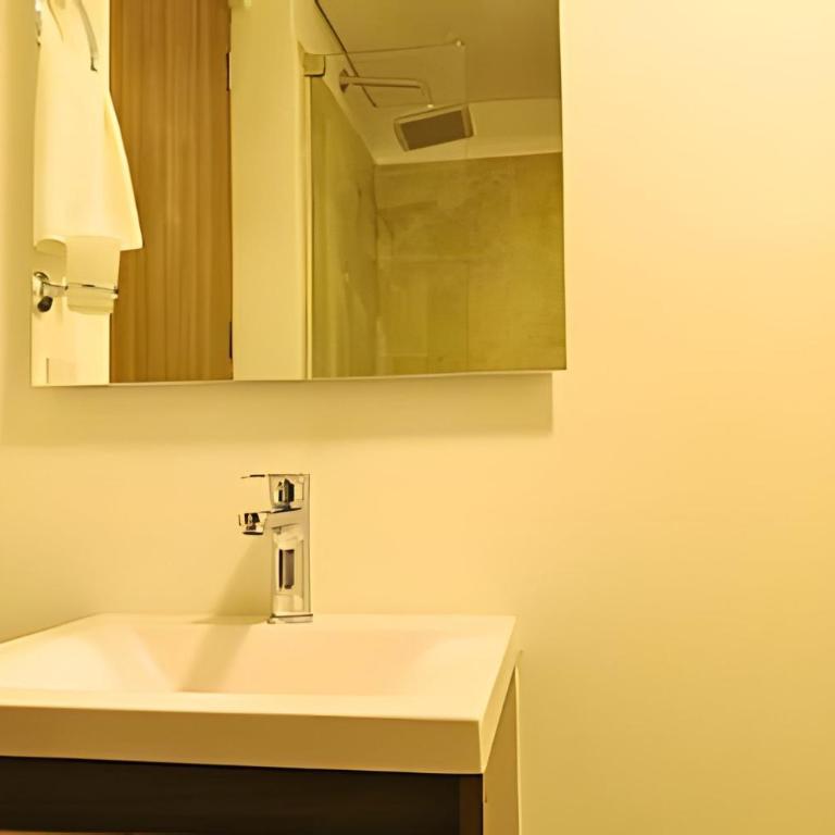 Brand new: Family-friendly apartment with private patio 2 bedrooms/2 bathrooms - Apartment - 19