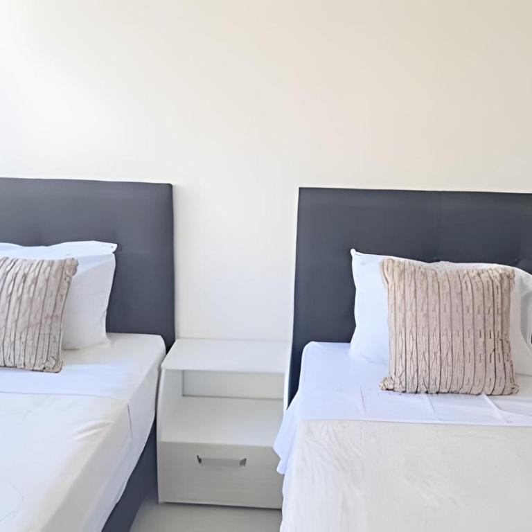 Brand new: Family-friendly apartment with private patio 2 bedrooms/2 bathrooms - Apartment - 10