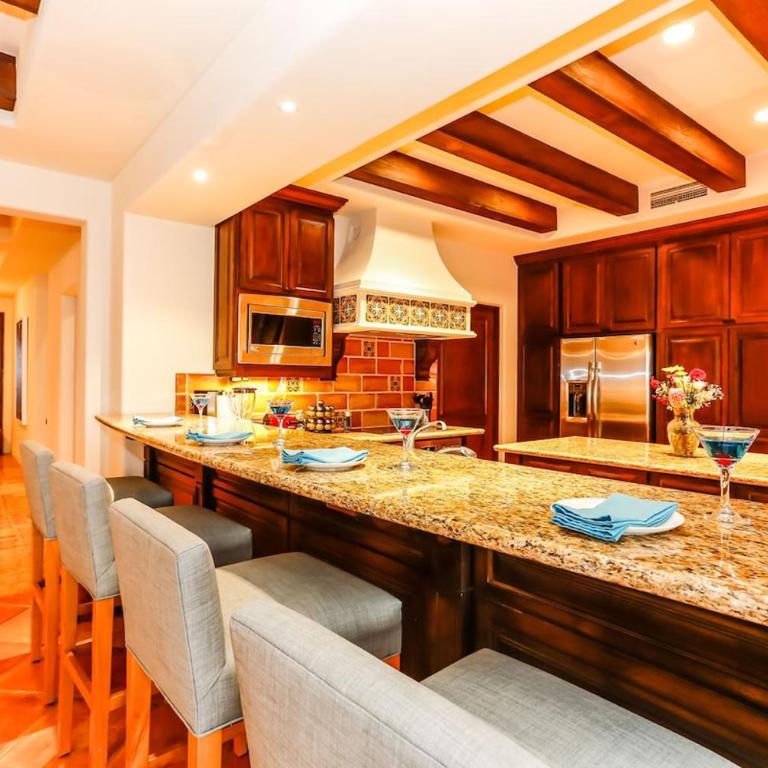 Luxury Beachfront Penthouse Hot Tub and Ocean Views - Apartamento - 5