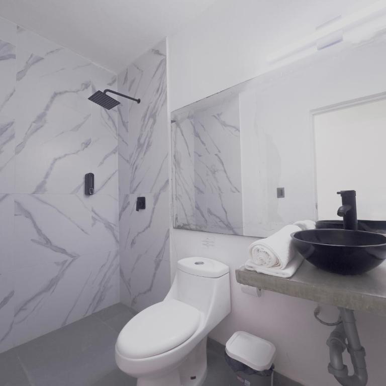 Downtown Suites - Hotel Boutique by Maraf - Suite Deluxe con cama extragrande - 5