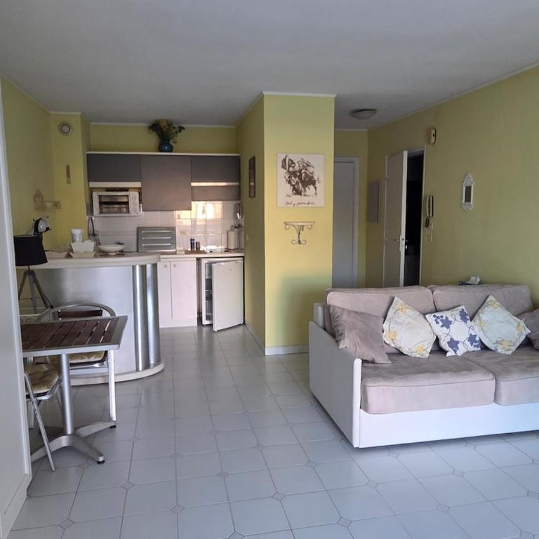 Quiet studio in Mandelieu-la-Napoule - Appartamento con 1 Camera da Letto - 2