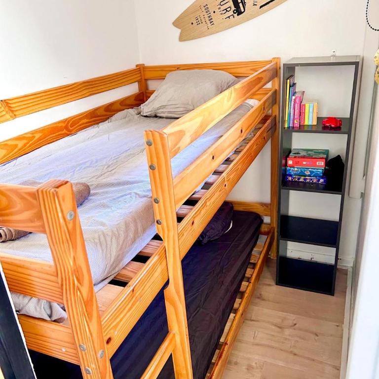 Charmant appartement climatisée à 200m de la plage - Two-Bedroom Apartment - 7