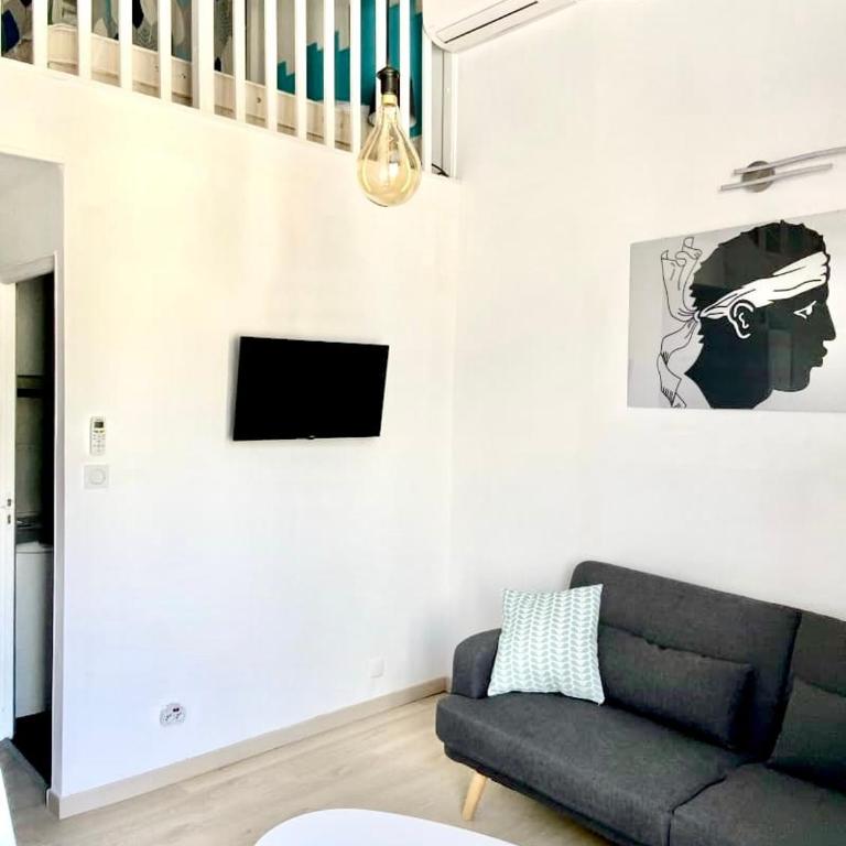 Charmant appartement climatisée à 200m de la plage - Two-Bedroom Apartment - 3
