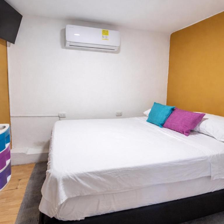 Seven Nights Hostel Cartagena - Small Double Room - 15