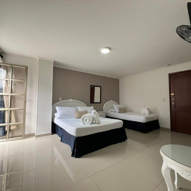 Hotel Suite Santa Rosa - Habitación Triple - 11