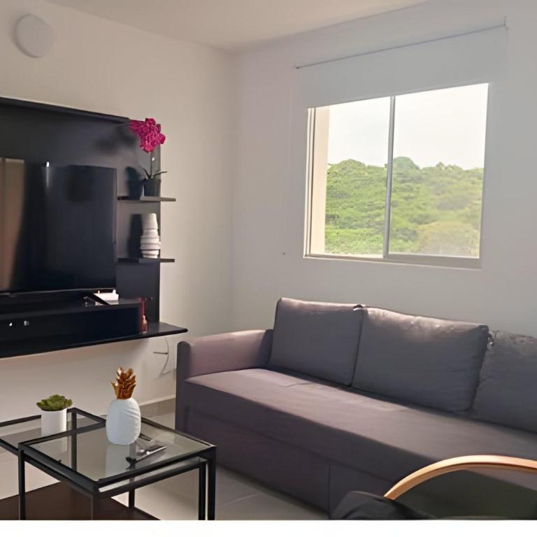 Perfect Getaway: 2 Queen Beds and Beach Just Steps Away - Apartment - 16