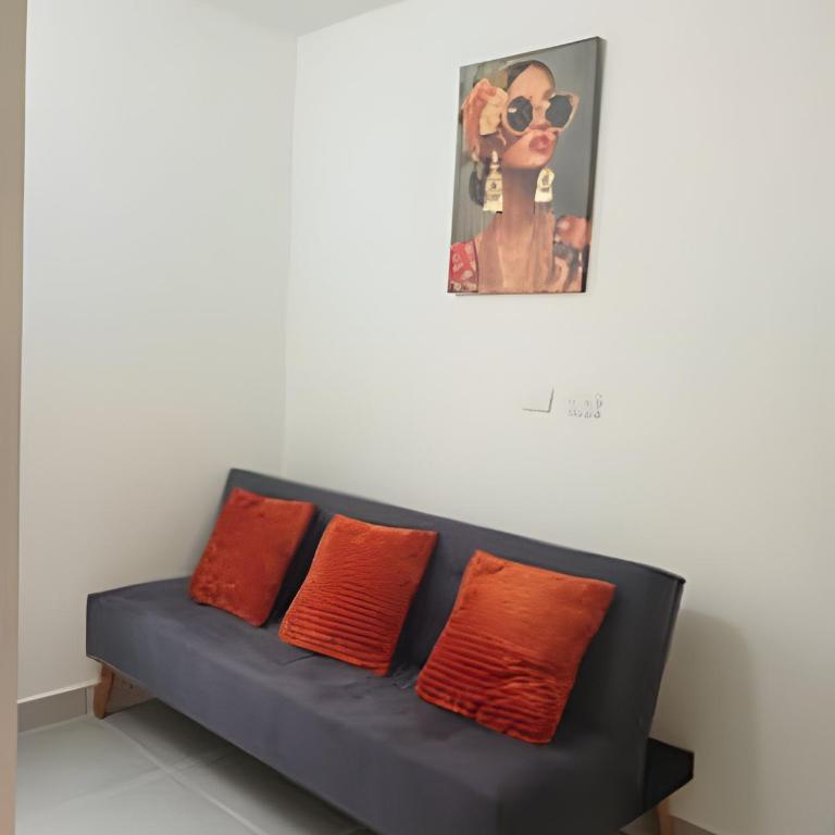 Perfect Getaway: 2 Queen Beds and Beach Just Steps Away - Apartment - 22