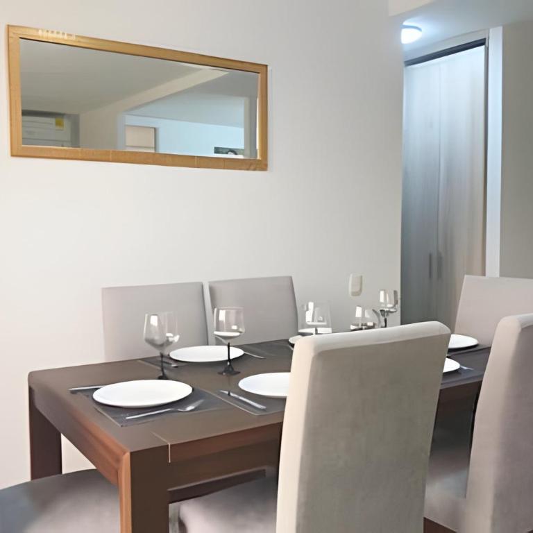 Perfect Getaway: 2 Queen Beds and Beach Just Steps Away - Apartment - 31