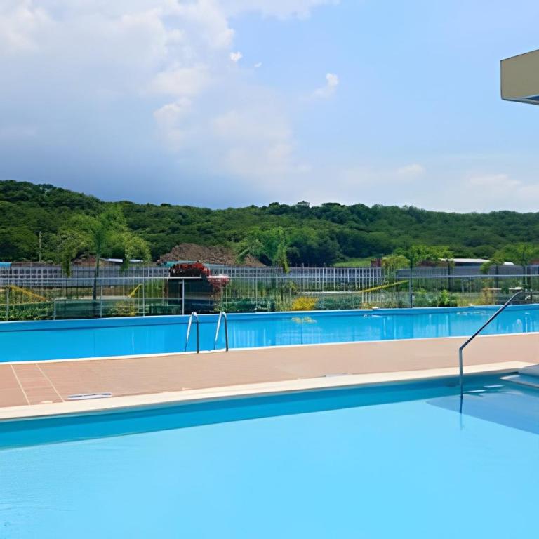 Perfect Getaway: 2 Queen Beds and Beach Just Steps Away - Apartment - 36