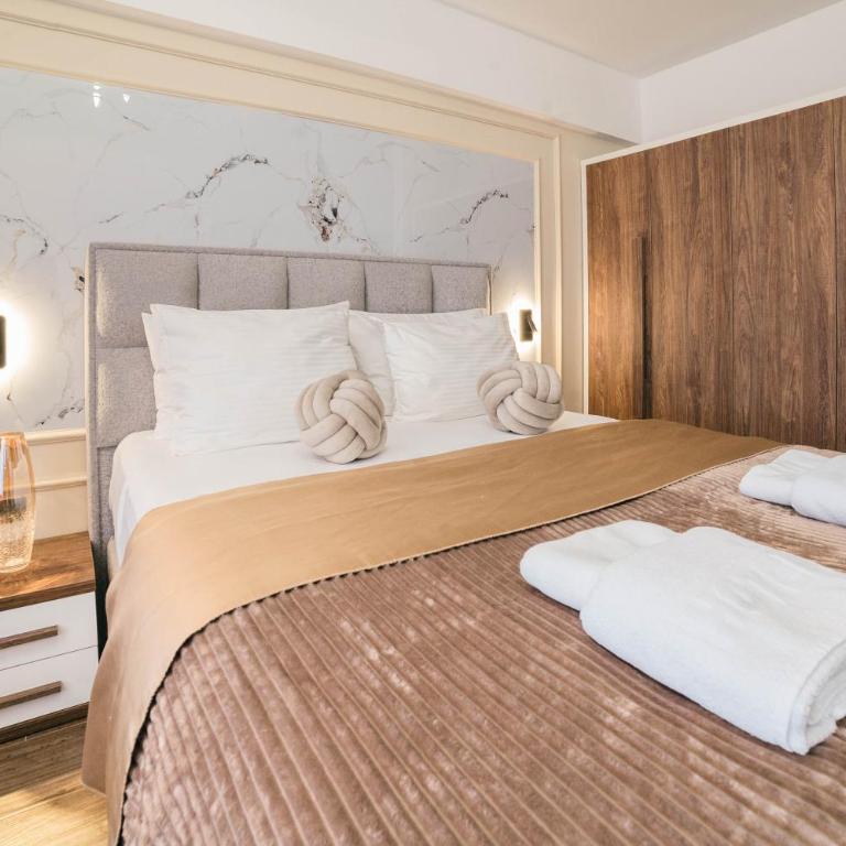 Hotel Lajka Luxury - Deluks Dvokrevetna Soba sa Bračnim Krevetom - 13