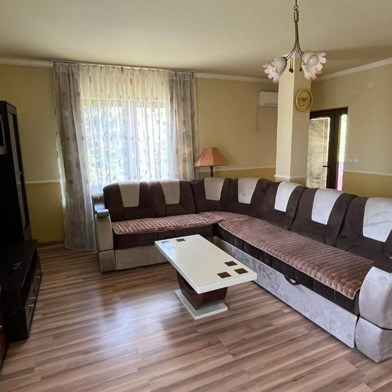 Queen Apartmani - Two-Bedroom Apartment - 7