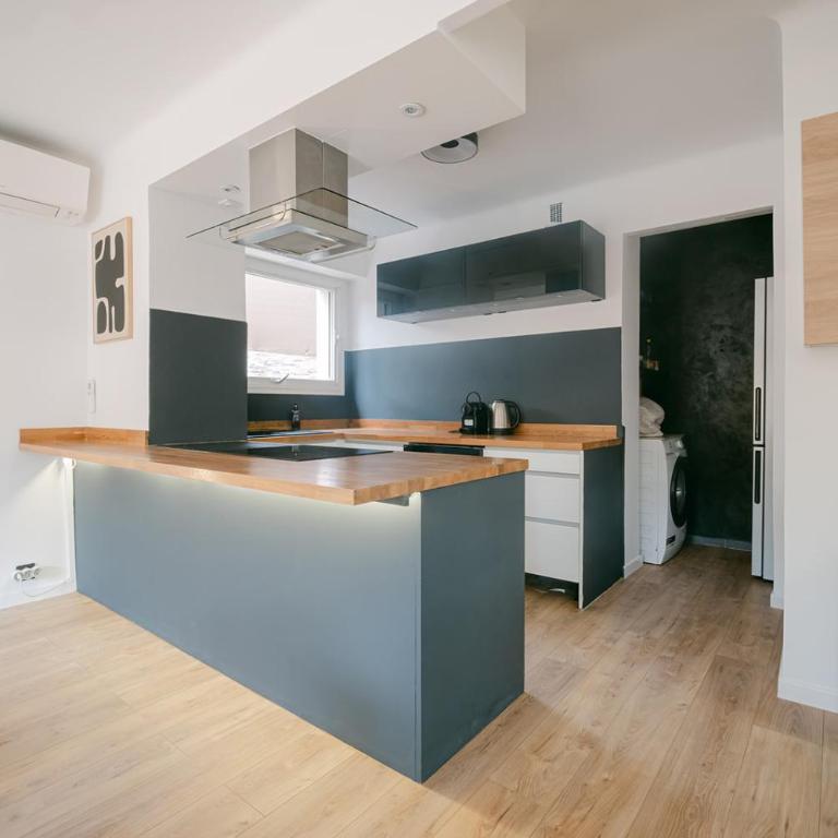 Loft cocooning avec Terrasse de 130m2 et Parking - Appartement 2 Chambres avec Terrasse - 3