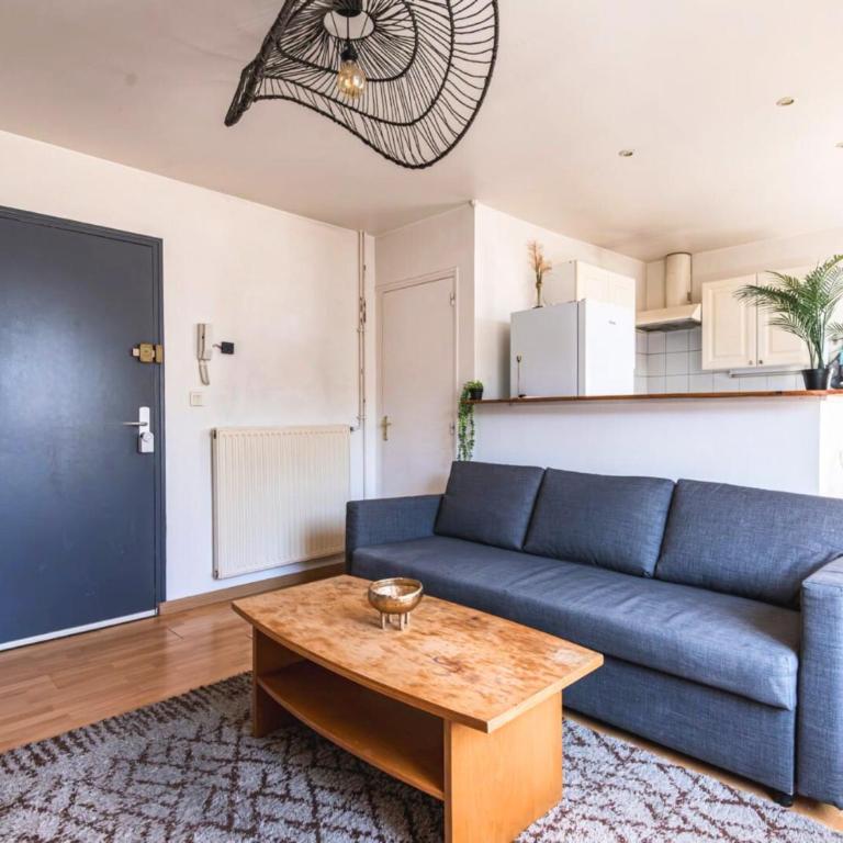 DAHLIA - Idéal pour Familles & Pros - Hypercentre - Vue Fontaine Subé et Cathédrale - Wifi - Machine à laver - Gare, Cathédrale de Reims, Commerces, Restaurants & Transports en commun accessibles à pied en moins de 10 minutes - Appartamento Deluxe con 1 Camera da Letto - 8