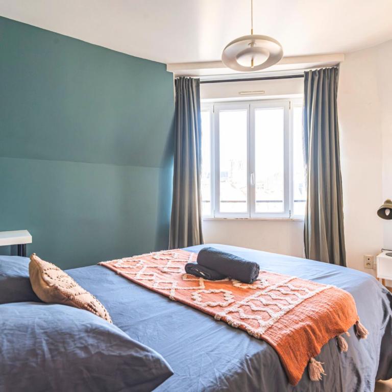 DAHLIA - Idéal pour Familles & Pros - Hypercentre - Vue Fontaine Subé et Cathédrale - Wifi - Machine à laver - Gare, Cathédrale de Reims, Commerces, Restaurants & Transports en commun accessibles à pied en moins de 10 minutes - Appartamento Deluxe con 1 Camera da Letto - 17