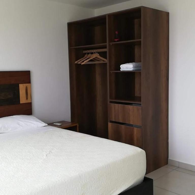 Jama Campay - Three-Bedroom House - 6