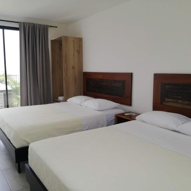 Jama Campay - Three-Bedroom House - 5
