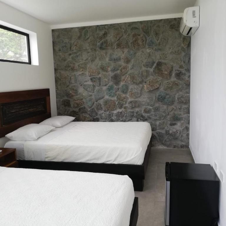 Jama Campay - Three-Bedroom House - 6
