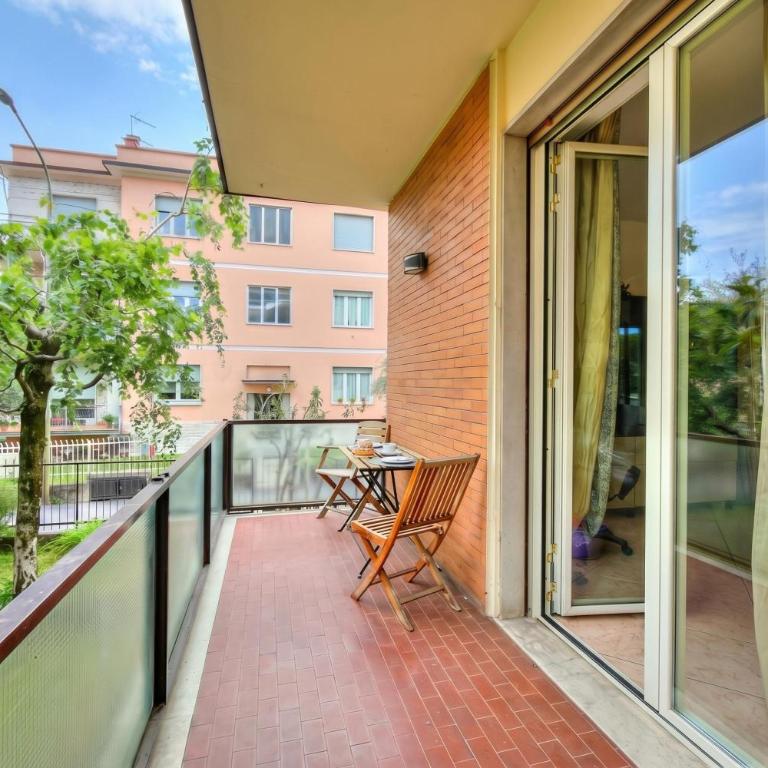 Silvy Apt Salò | Charming & Near Center - Happy Rentals - Appartamento con Balcone - 10