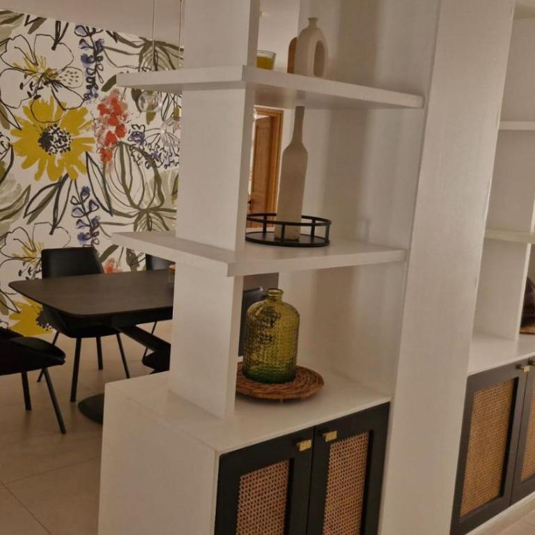 Grand Appartement T3 Saint Tropez - Two-Bedroom Apartment - 16