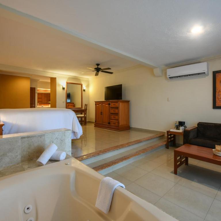 El Dorado Royale, All & More Inclusive Adults Only - Royal Retreat Beachfront Suite - 2