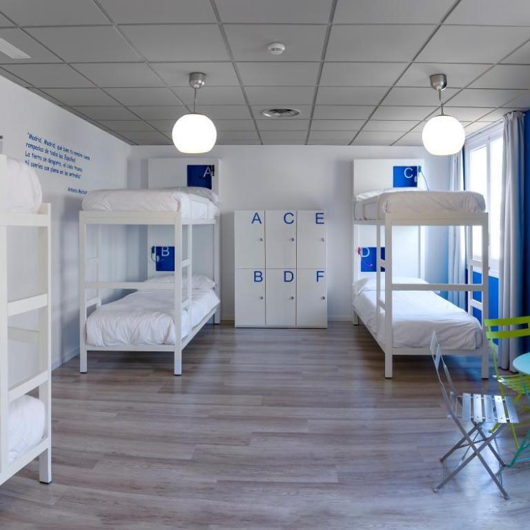 Safestay Madrid Central - Bed in 6-Bed Mixed Dorm Ensuite - 16