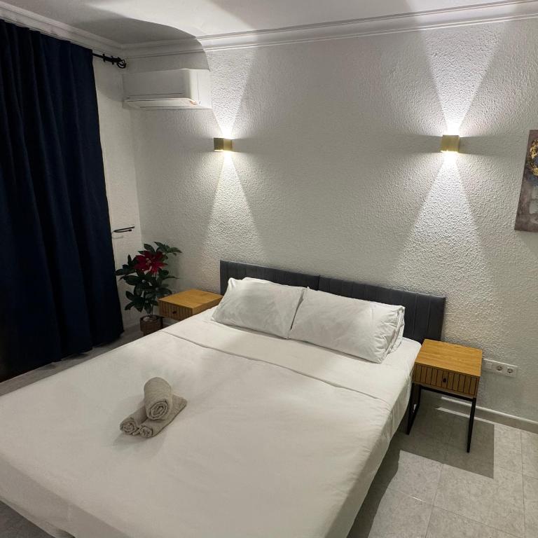 First Line beach hotel Apartment in Fuengirola - Estudio - 4