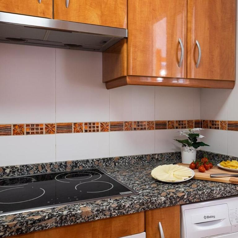 Apartamento con vistas al mar en Pedregalejo playa - Apartamento - 12