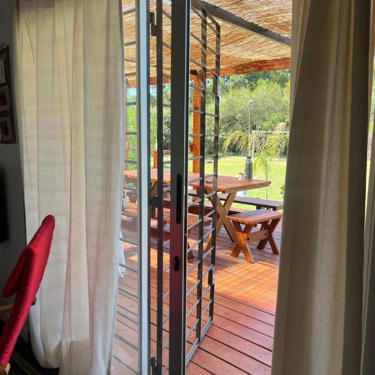 Casa con amplio deck y barbacoa en Punta Pinar - Two-Bedroom House - 9