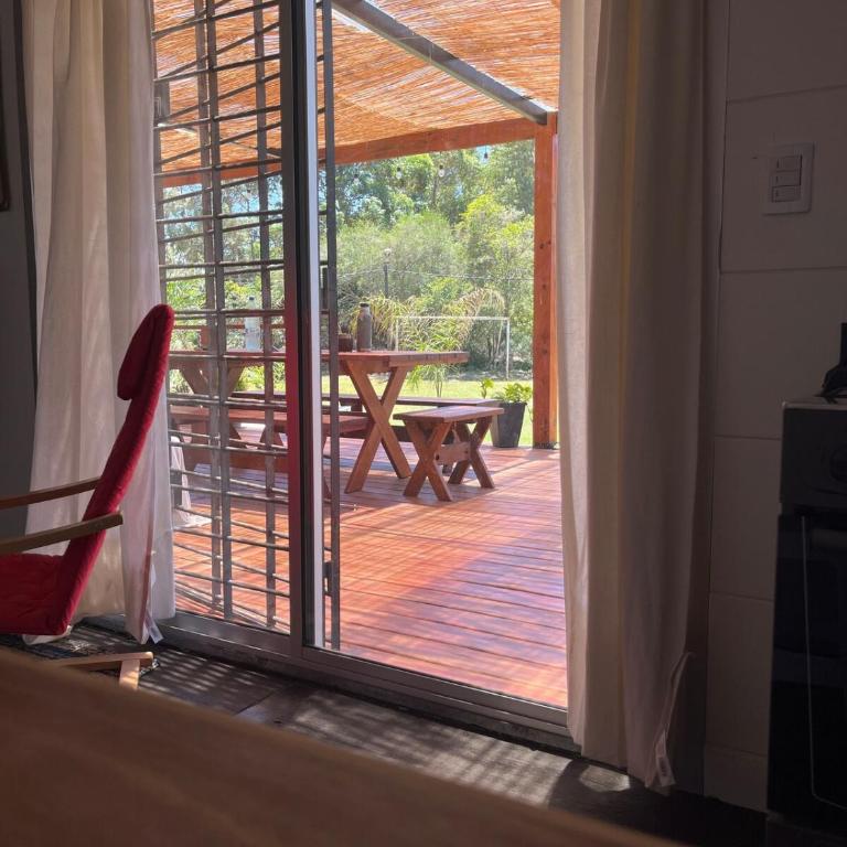 Casa con amplio deck y barbacoa en Punta Pinar - Two-Bedroom House - 11