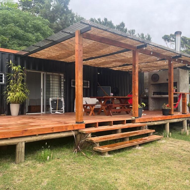 Casa con amplio deck y barbacoa en Punta Pinar - Two-Bedroom House - 24