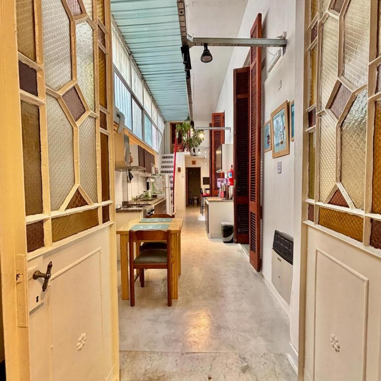 Amplia casa con historia y arte en pleno Centro Porteño - Three-Bedroom House - 15