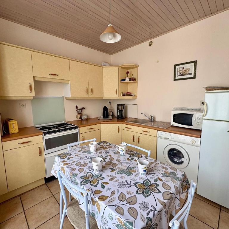 Maison spacieuse proche plage - 7 pers. - FR-1-323-611 - Maison de Vacances - 7