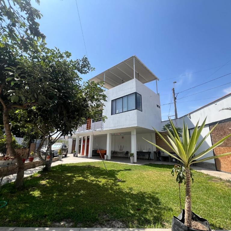 Estadía San Vicente - Habitación con cama grande y vistas al jardín - 1
