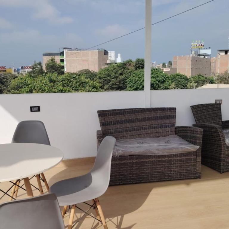 Estadía San Vicente - Habitación con cama grande y vistas al jardín - 11