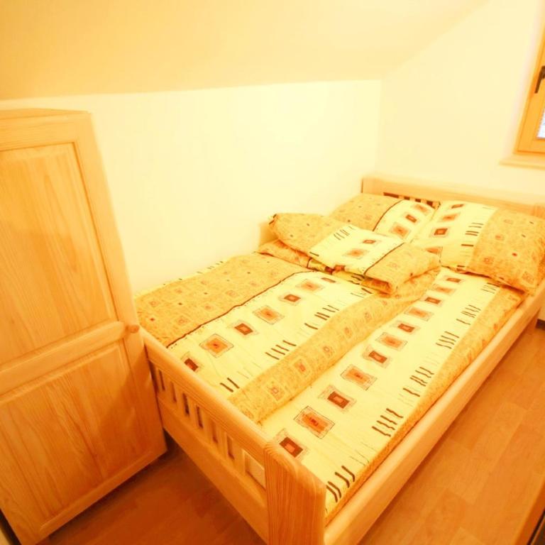 Apartments Prijatelji - Two-Bedroom Apartment - 5