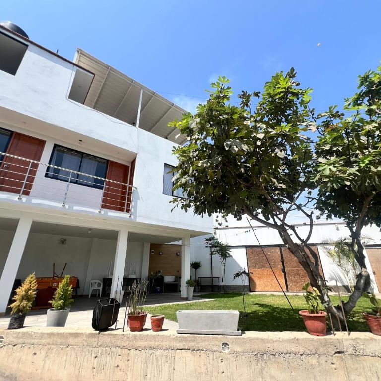 Estadía San Vicente - Habitación con cama grande y vistas al jardín - 3