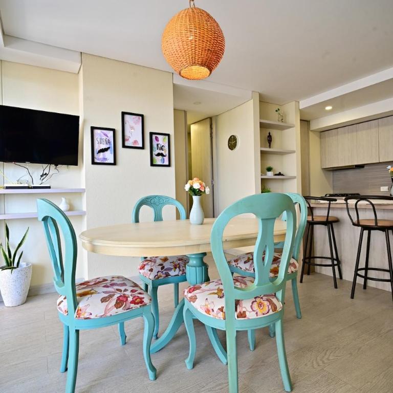 Luxury Apt with Jacuzzi Lagoon View Near Beach - One-Bedroom Apartment - 2
