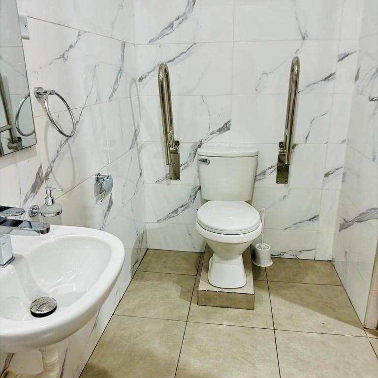 HOSPEDAJE ILLARY - Twin Room with Bathroom - 3