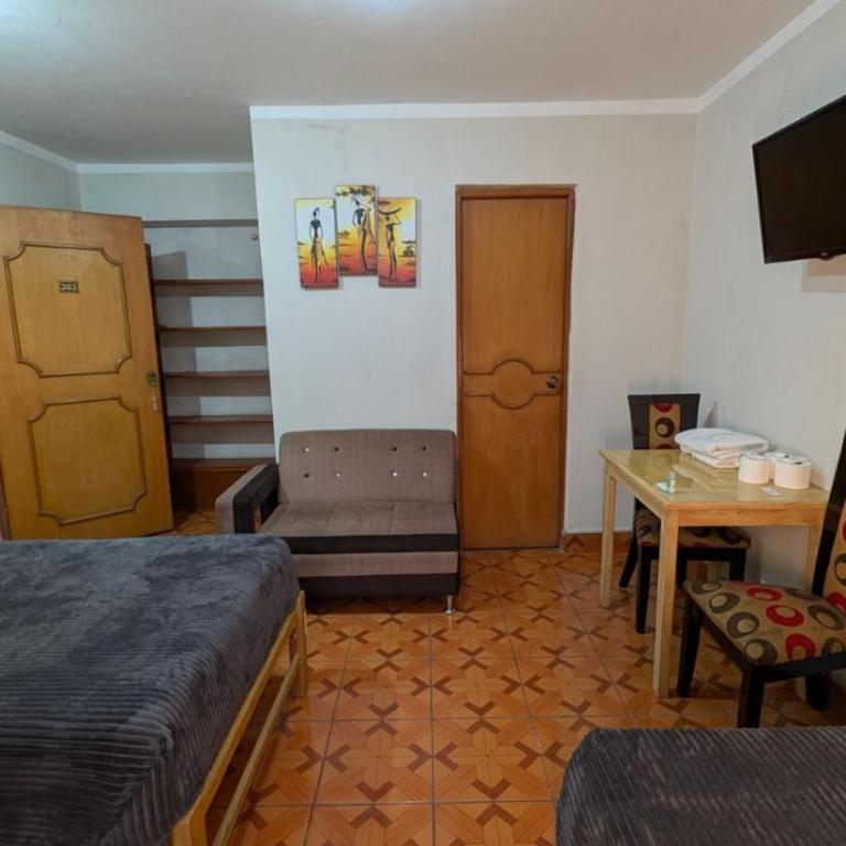 HOSPEDAJE ILLARY - Triple Room with Private Bathroom - 3
