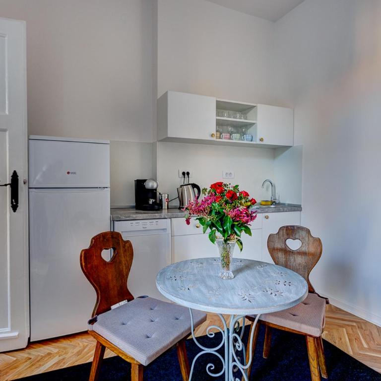 Bright Apartment Central - Apartment - 19