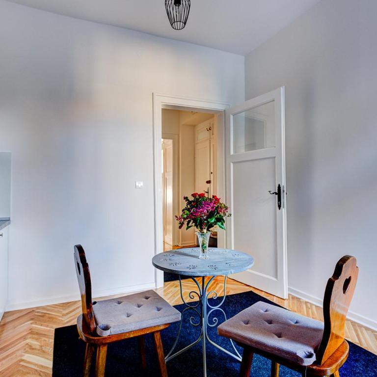 Bright Apartment Central - Apartment - 18